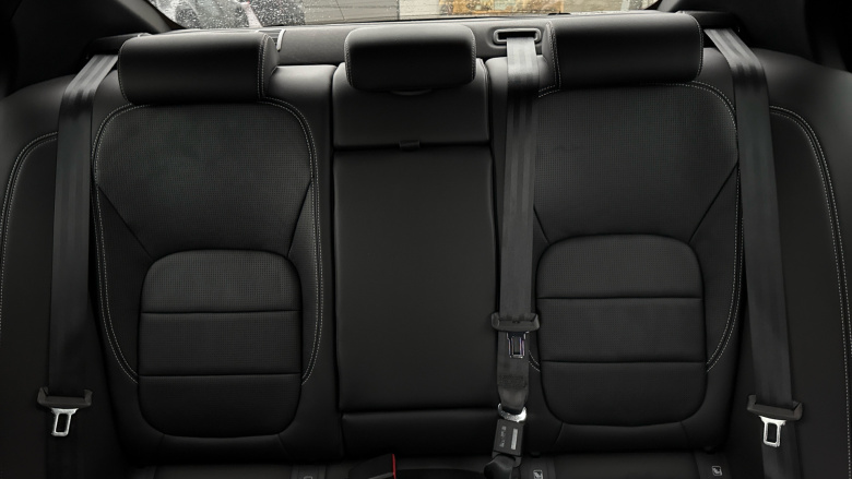 Jaguar XE 2.0 D200 R-Dynamic SE Black 4dr Auto Diesel Saloon